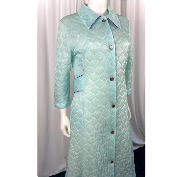 Vintage 60’s 70’s Long Quilted Bed Jacket in Soft Pastel Mint Green • Coat XS/S - Picture 2 of 10